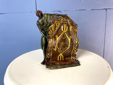 Farbige Bronze Skulptur Wien Araber mit Teppich nach Franz Bergmann