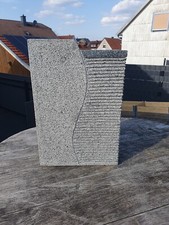 Quellstein Steinsäule aus Granit Wasserspiele Garten Brunnen Heißner