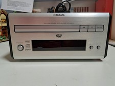 Yamaha Pianocraft DVD-E810  DVD / CD Player  Silber Natural Sound