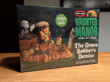 Polar Lights: Haunted Mansion