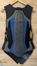 BMW Rückenprotektor-Weste Gr. M, geht auch gut bis Gr.52/54