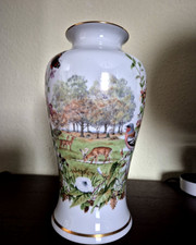 32 cm große Porzellan Vase von Franklin Mint, The Autumn Glen, Naturdarstellung
