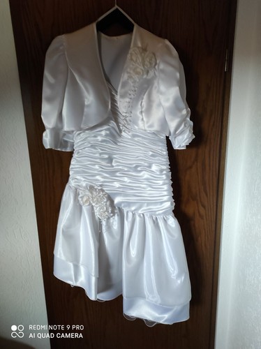 Schönes satin brautkleid mit - schönes,