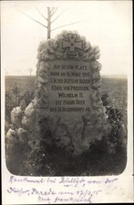 Foto Ak Denkmal, Auf diesem