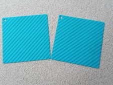 Topflappen-Untersetzer quadratisch 2er Set aus Silikon