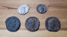 Lot 2 Antoniniane und 3 Sesterzen Soldatenkaiser