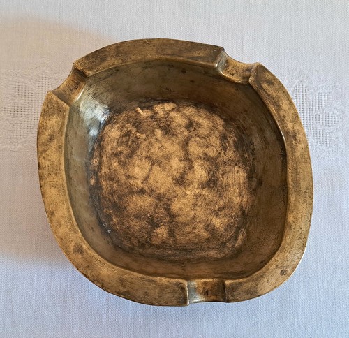 Vintage brutalist ära - brutalist, bronze