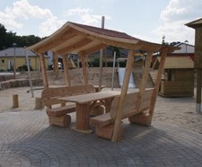 Überdachte Baumstamm