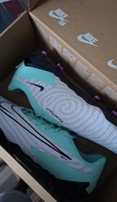 Nike Fußballschuhe, Größe