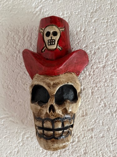 Holzmaske totenkopf mit hut - mit,