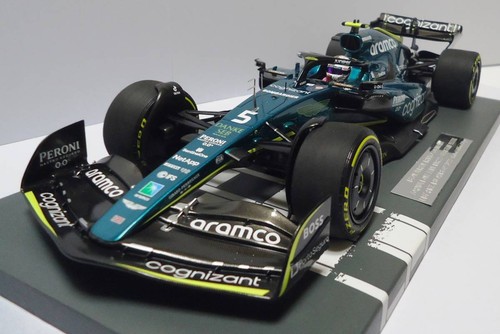 Minichamps aston martin - minichamps, 1/18