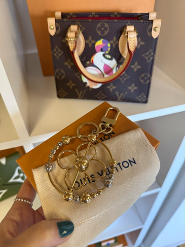 Louis vuitton pearly bag - vuitton, charm