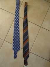 2 Herren Krawatten bunt, Olymp braun/blau/weiß, 1 Cabouchon blau/weiß