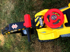 Kinderbagger Auto zum Sitzen Kinderspielzeug Helm Steine Outdoorspiel KIN1019