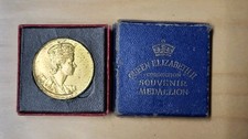 Münze 18K  Queen Elizabeth Medaille Krönung von Königin Elizabeth vergoldet