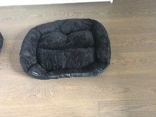 Kuschliges, rutschfestes Hundebett zu verkaufen. Noch nie benutzt! Neu!