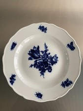Meissen Knaufzeit um 1900 exklusiver Speiseteller Blaue Blume mit Insekten TOP 1