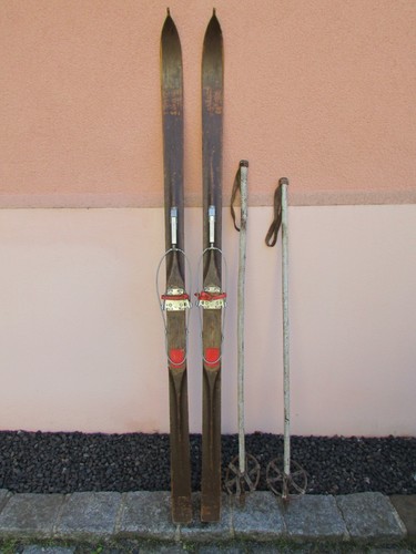 Paar alte holzski holzskier - paar,