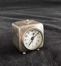 Kleine alte Uhr  Reisewecker Miniatur Mechanisch Wecker Kubisch  Bastlerware
