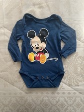 Blauer Langarm-Babybody mit