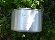 alter Alu Topf Teil von Entsafter Aluminium Geschirr ???Pflanztopf beulig DDR