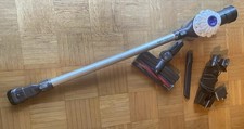 Dyson digital Slim Akku Staubsauger , Lädt Nicht Mehr, aber Rotes Licht Blinkt