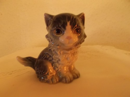 Porzellanfigur sitzende katze - sitzende,
