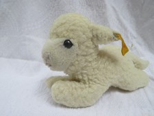 X-39155	Steiff Lamm, weichgestopft, L. ca. 16 cm, mit Knopf und Fahne