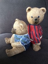 Wunderschönes Deko Bären Paar Rücken an Rücken 15 cm Blau/Rot Neuwertig