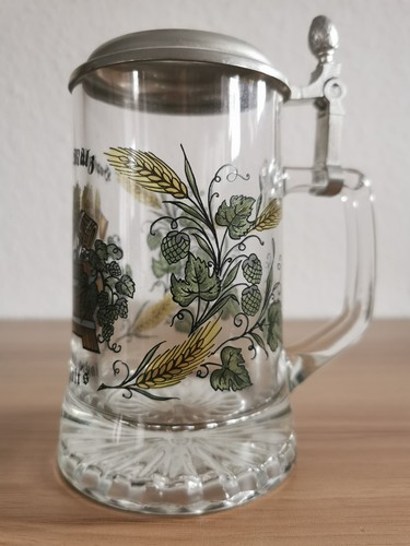 Bierkrug aus glas - aus, mit