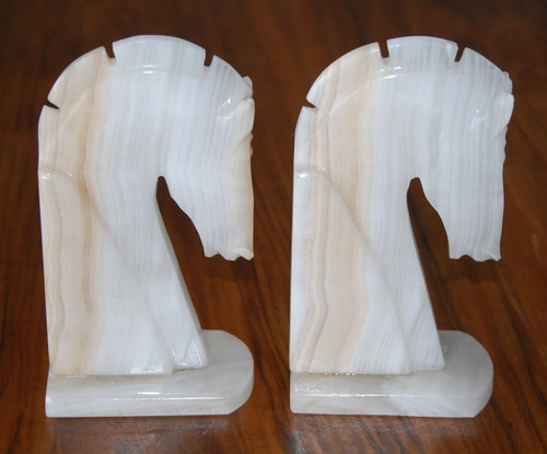 Buchstützen aus marmor - buchstützen,