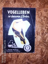 Vogelleben in unseren Gärten