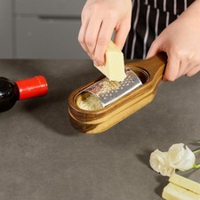 Käsereibe aus hochwertigem Edelstahl für Schokoladen-Zitronen-Käse