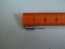 Quarz 100KHZ 3x8mm +/- 50ppm 12.5pF *NOS* 