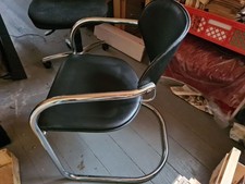 1 Stuhl, nach ähnlichen Designentwürfen von Mart Stam & Marcel Breuer gefertigt,