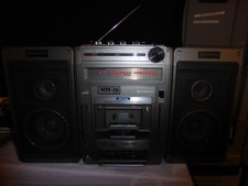 HITACHI TRK-9140E RADIO CASSETTE RECORDER , Boombox , Ghettoblaster, 24479
