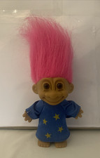 Russ Troll Zauberer mit rosa