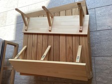 Wandregale aus Kiefernholz 