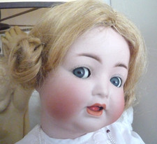 Porzellankopfpuppe von Simon &