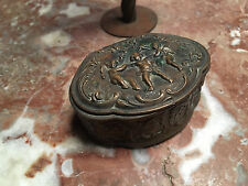 Kleine Schachtel XIX 19. Jahrhundert Putti Engel Alte Schachtel