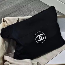 CHANEL Beauty Pouch GWP –