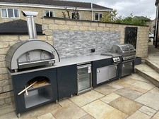 Outdoor Küche, Pizzaofen, Grill, Gartenmöbel