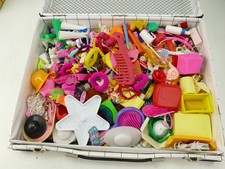 Koffer mit Assessoires für Barbie und Co Puppenausrüstung und so V-245