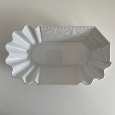 zwei KPM - Berlin Kurland ,Currywurstschalen ,reliefiertes Weissporzelan,