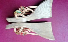 Schmucksandale Sandale Pantolette Blumen Steine nude 36 Wedges