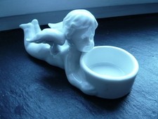 Porzellan Engel weiß liegend