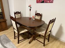 Ausziehbarer Esstisch aus Kirschbaum-Vollholz, oval, inkl. 4-facher Bestuhlung