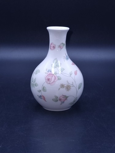 Wedgwood rosehip bud vase - wedgwood,