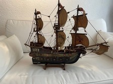 Kriegsschiff - aus Holz -ohne