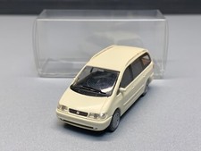 Seat Alhambra Personen Mini Bus Family Van 7-Sitzer hell Kombi RM Rietze H0 1:87